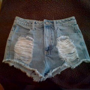 RIPPED JEAN SHORTS LIGHT DENIM